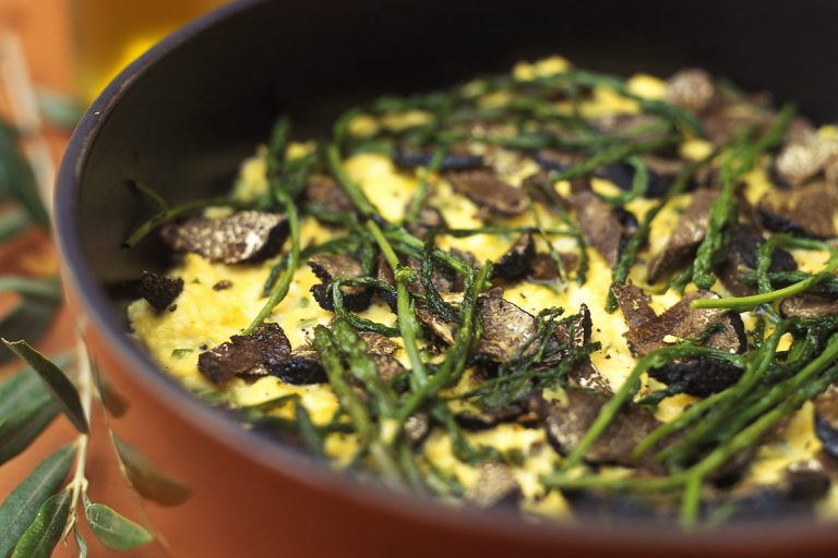 Chez Bruno Our recipes Asparagus scrambled eggs Truffles